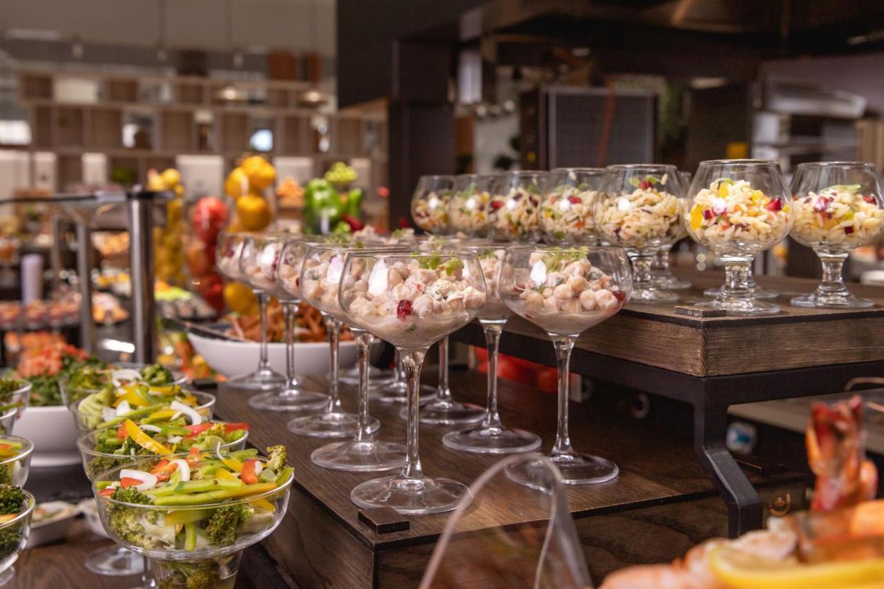 Jeddah Marriott Hotel Madinah Road Bagian luar foto Ceviche