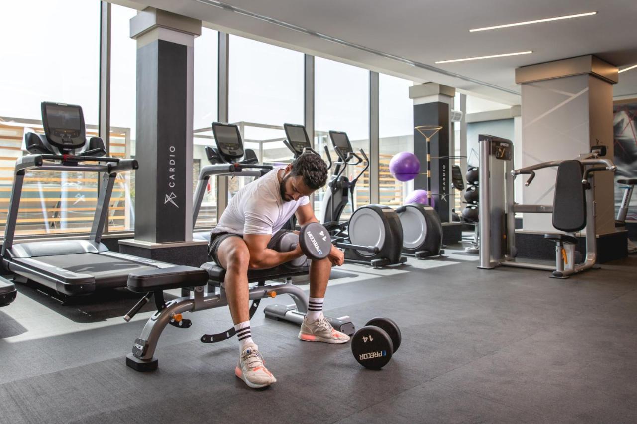 Jeddah Marriott Hotel Madinah Road Bagian luar foto The gym at the hotel