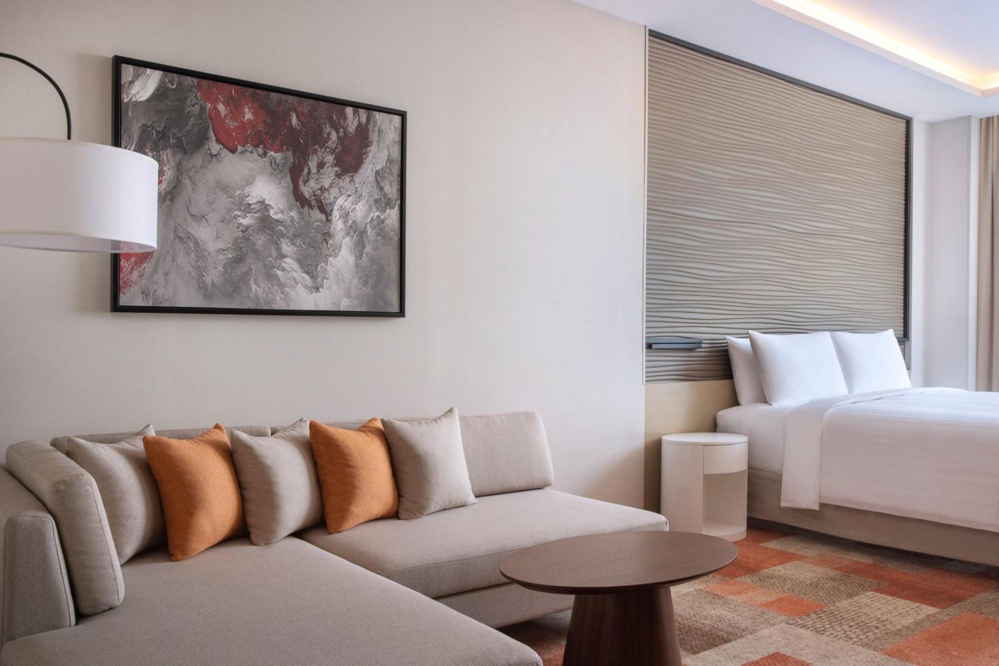 Jeddah Marriott Hotel Madinah Road Bagian luar foto Deluxe Room